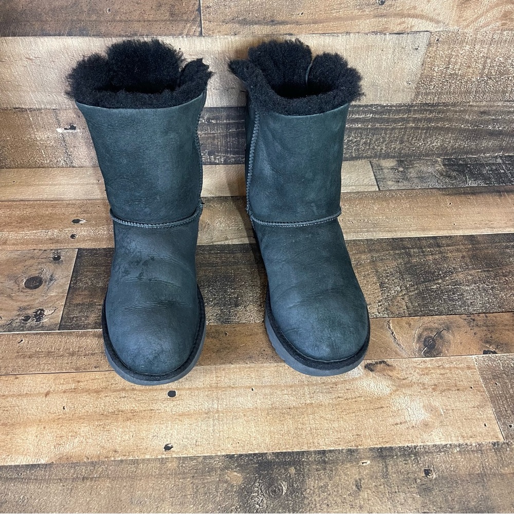 UGG Bailey Bow Women’s Boots Size 8 Black - Picture 2 of 8